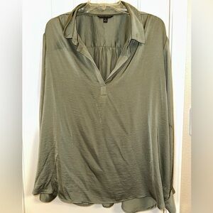 Banana Republic Women's Green Satin Blouse Collared Pullover Top XXL Button Cuff